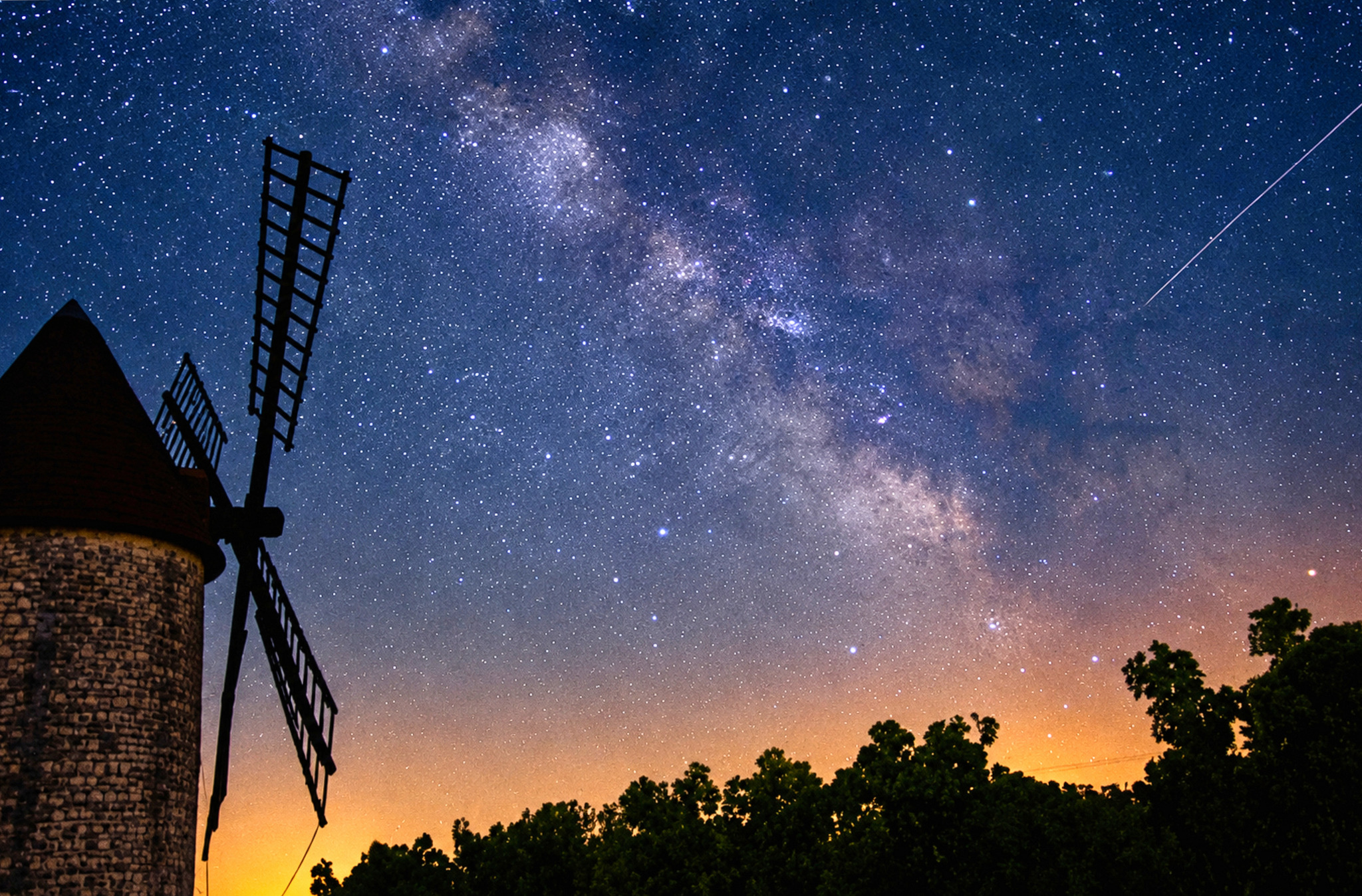 Voie lactée au-dessus du Moulin de Verrières